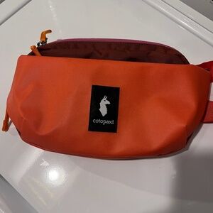 Cotopaxi 2L Hip Pack